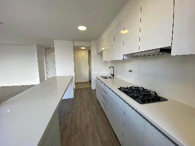 Apartamento en arriendo en Lalinde, Medellín · foto 3 de 20