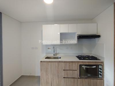 Apartamento de 3 alcobas en arriendo en San Jose, Sabaneta, 79 m² · foto 2 de 20