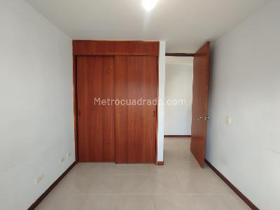 Apartamento de 3 alcobas en venta en Loma De Los Parras, Medellín, 74 m² · foto 13 de 20