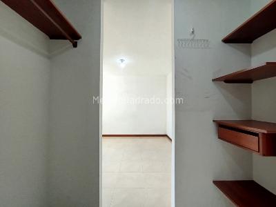 Apartamento de 3 alcobas en venta en Loma De Los Parras, Medellín, 74 m² · foto 16 de 20