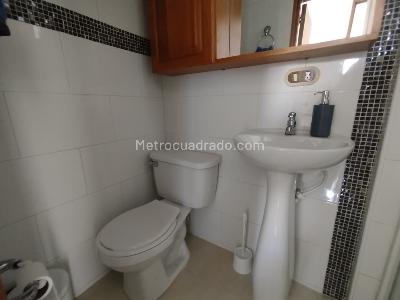 Apartamento de 2 alcobas en arriendo en Loma Del Indio, Medellín, 60 m² · foto 5 de 12
