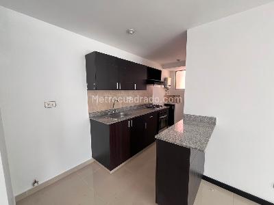 Apartamento de 2 alcobas en arriendo en Los Gonzalez, Medellín, 77 m² · foto 4 de 18