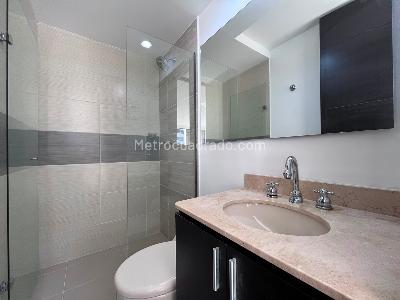 Apartamento de 2 alcobas en arriendo en Los Gonzalez, Medellín, 77 m² · foto 6 de 18