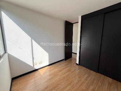 Apartamento de 2 alcobas en arriendo en Los Gonzalez, Medellín, 77 m² · foto 10 de 18