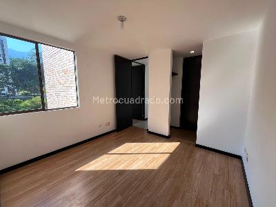 Apartamento de 2 alcobas en arriendo en Los Gonzalez, Medellín, 77 m² · foto 11 de 18