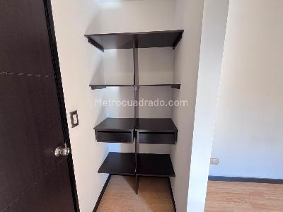 Apartamento de 2 alcobas en arriendo en Los Gonzalez, Medellín, 77 m² · foto 12 de 18