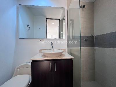 Apartamento de 2 alcobas en arriendo en Los Gonzalez, Medellín, 77 m² · foto 13 de 18