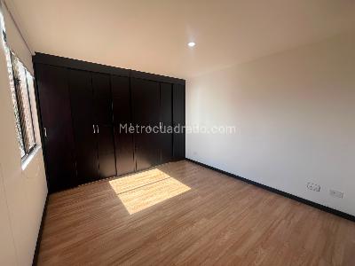 Apartamento de 3 alcobas en arriendo en Los Gonzalez, Medellín, 70 m² · foto 12 de 17