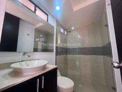 Apartamento de 3 alcobas en arriendo en Los Gonzalez, Medellín, 70 m² · foto 13 de 17
