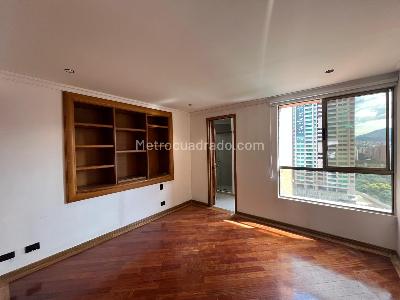 Apartamento de 3 alcobas en arriendo en Los Balsos, Medellín, 226 m² · foto 10 de 20