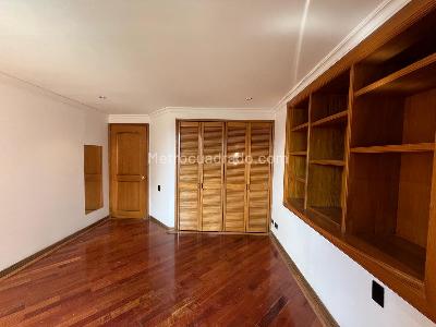 Apartamento de 3 alcobas en arriendo en Los Balsos, Medellín, 226 m² · foto 13 de 20