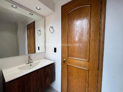 Apartamento de 3 alcobas en arriendo en Los Balsos, Medellín, 226 m² · foto 15 de 20