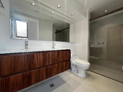 Apartamento de 3 alcobas en arriendo en Los Balsos, Medellín, 226 m² · foto 20 de 20