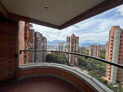 Apartamento de 3 alcobas en arriendo en Los Balsos, Medellín, 226 m² · foto 7 de 20
