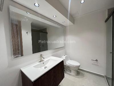 Apartamento de 3 alcobas en arriendo en Los Balsos, Medellín, 226 m² · foto 8 de 20
