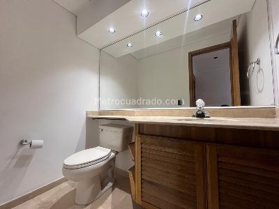 Apartamento de 3 alcobas en arriendo en Los Balsos, Medellín, 226 m² · foto 9 de 20