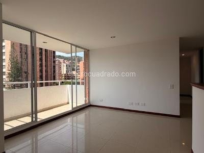 Apartamento de 2 alcobas en venta en Lalinde, Medellín, 68 m² · foto 2 de 12