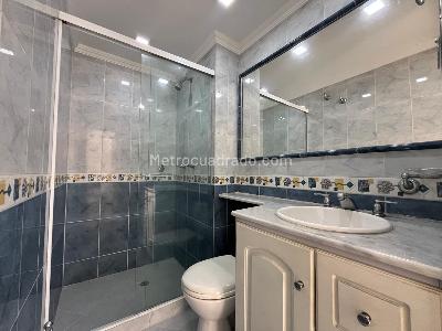 Apartamento de 3 alcobas en arriendo en Castropol, Medellín, 120 m² · foto 7 de 20