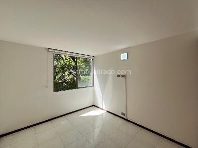 Apartamento de 3 alcobas en arriendo en Castropol, Medellín, 120 m² · foto 10 de 20