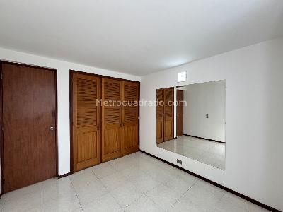 Apartamento de 3 alcobas en arriendo en Castropol, Medellín, 120 m² · foto 11 de 20