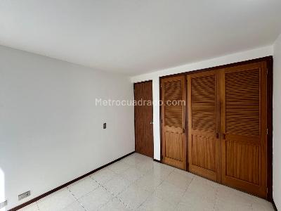 Apartamento de 3 alcobas en arriendo en Castropol, Medellín, 120 m² · foto 12 de 20