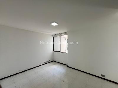 Apartamento de 3 alcobas en arriendo en Castropol, Medellín, 120 m² · foto 13 de 20