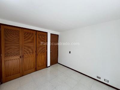 Apartamento de 3 alcobas en arriendo en Castropol, Medellín, 120 m² · foto 15 de 20