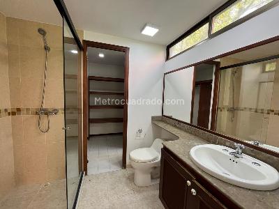 Apartamento de 3 alcobas en arriendo en Castropol, Medellín, 120 m² · foto 19 de 20