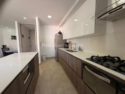 Apartamento de 2 alcobas en venta en Lalinde, Medellín, 99 m² · foto 8 de 16