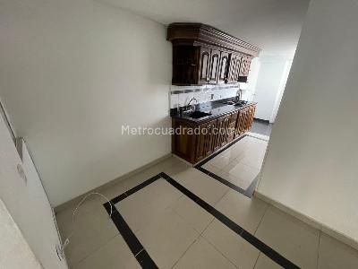 Apartamento de 4 alcobas en arriendo en Rodeo Alto, Medellín, 95 m² · foto 3 de 15