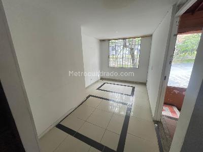 Apartamento de 4 alcobas en arriendo en Rodeo Alto, Medellín, 95 m² · foto 5 de 15