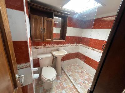 Apartamento de 4 alcobas en arriendo en Rodeo Alto, Medellín, 95 m² · foto 6 de 15