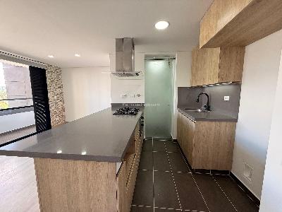 Apartamento de 3 alcobas en venta en Rionegro, Rionegro, 76 m² · foto 2 de 18