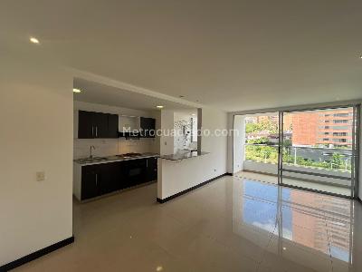 Apartamento de 1 alcoba en arriendo en Los Balsos, Medellín, 55 m² · foto 4 de 15