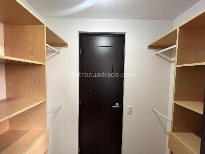 Apartamento de 1 alcoba en arriendo en Los Balsos, Medellín, 55 m² · foto 11 de 15