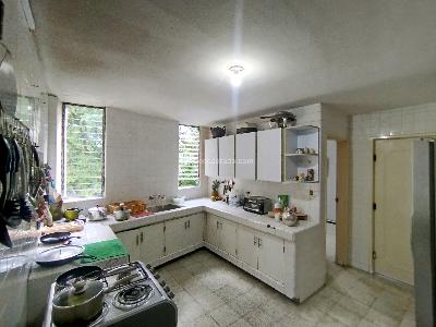 Apartamento de 4 alcobas en arriendo en Manila, Medellín, 230 m² · foto 9 de 20