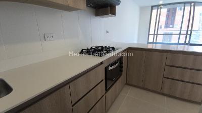 Apartamento de 2 alcobas en arriendo en Ciudad Del Rio, Medellín, 79 m² · foto 3 de 14