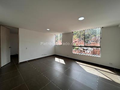 Apartamento de 1 alcoba en venta en Bello, Bello, 40 m² · foto 2 de 20