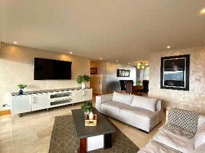 Apartamento de 3 alcobas en arriendo en Los Gonzalez, Medellín, 185 m² · foto 2 de 20