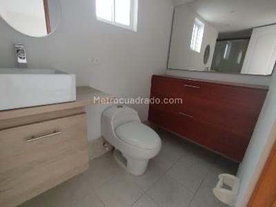Apartamento de 1 alcoba en arriendo en Loma Del Indio, Medellín, 40 m² · foto 10 de 12