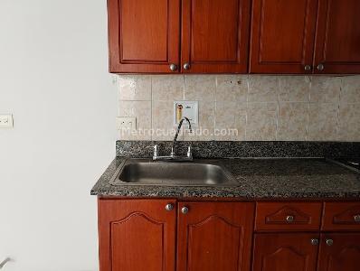 Apartamento de 1 alcoba en arriendo en Loma Del Indio, Medellín, 40 m² · foto 3 de 12