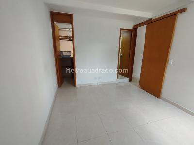 Apartamento de 2 alcobas en arriendo en Loma Del Indio, Medellín, 70 m² · foto 11 de 15