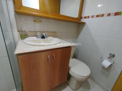 Apartamento de 2 alcobas en arriendo en Loma Del Indio, Medellín, 70 m² · foto 13 de 15