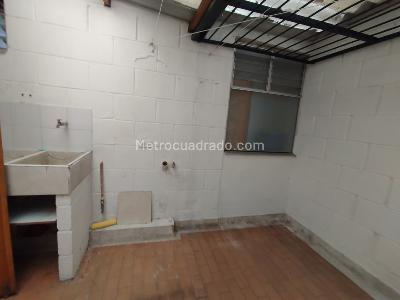 Apartamento de 2 alcobas en arriendo en Loma Del Indio, Medellín, 70 m² · foto 14 de 15