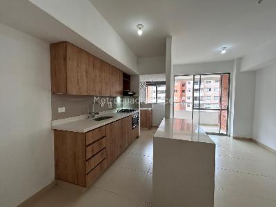 Apartamento de 3 alcobas en venta en Obrero, Bello, 74 m² · foto 3 de 20