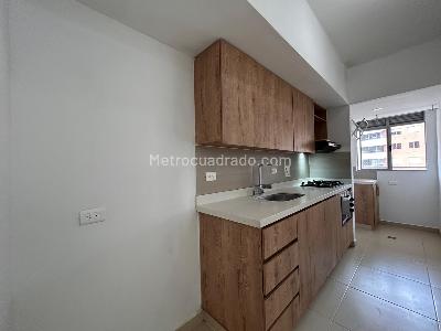 Apartamento de 3 alcobas en venta en Obrero, Bello, 74 m² · foto 5 de 20