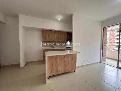 Apartamento de 3 alcobas en venta en Obrero, Bello, 74 m² · foto 6 de 20