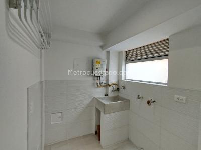 Apartamento de 2 alcobas en arriendo en Las Mercedes, Medellín, 54 m² · foto 13 de 14