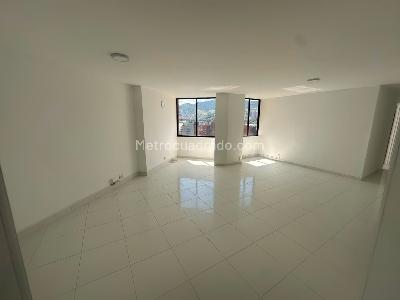 Apartamento en arriendo en El Portal, Envigado · foto 3 de 15