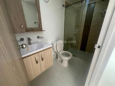Apartamento en arriendo en El Portal, Envigado · foto 5 de 15